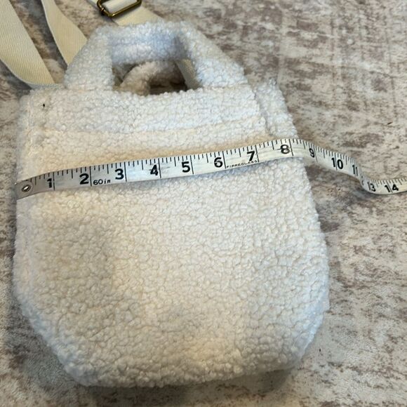 NWT American Eagle Cozy Cream Sherpa Tote Bag with Crossbody strap - Picture 5 of 6